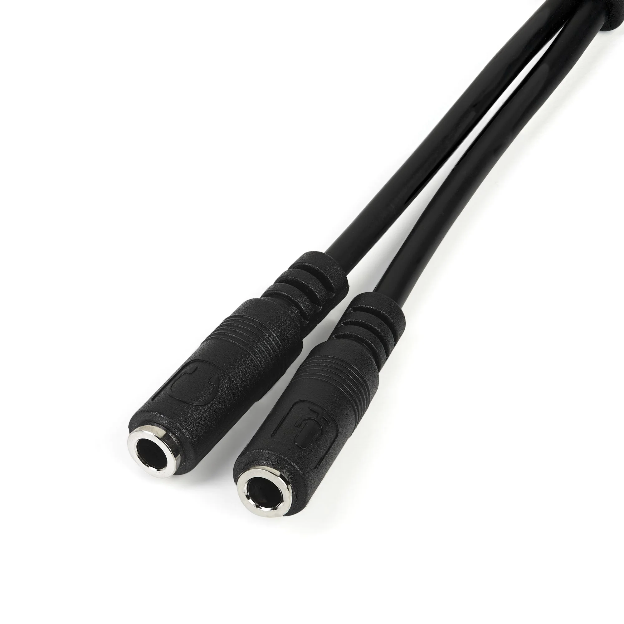 StarTech.com 3,5mm Klinke Audio Y-Kabel - 4 pol. auf 3 pol. Headset Adapter für Headsets mit Kopfhörer / Microphone Stecker - St/Bu