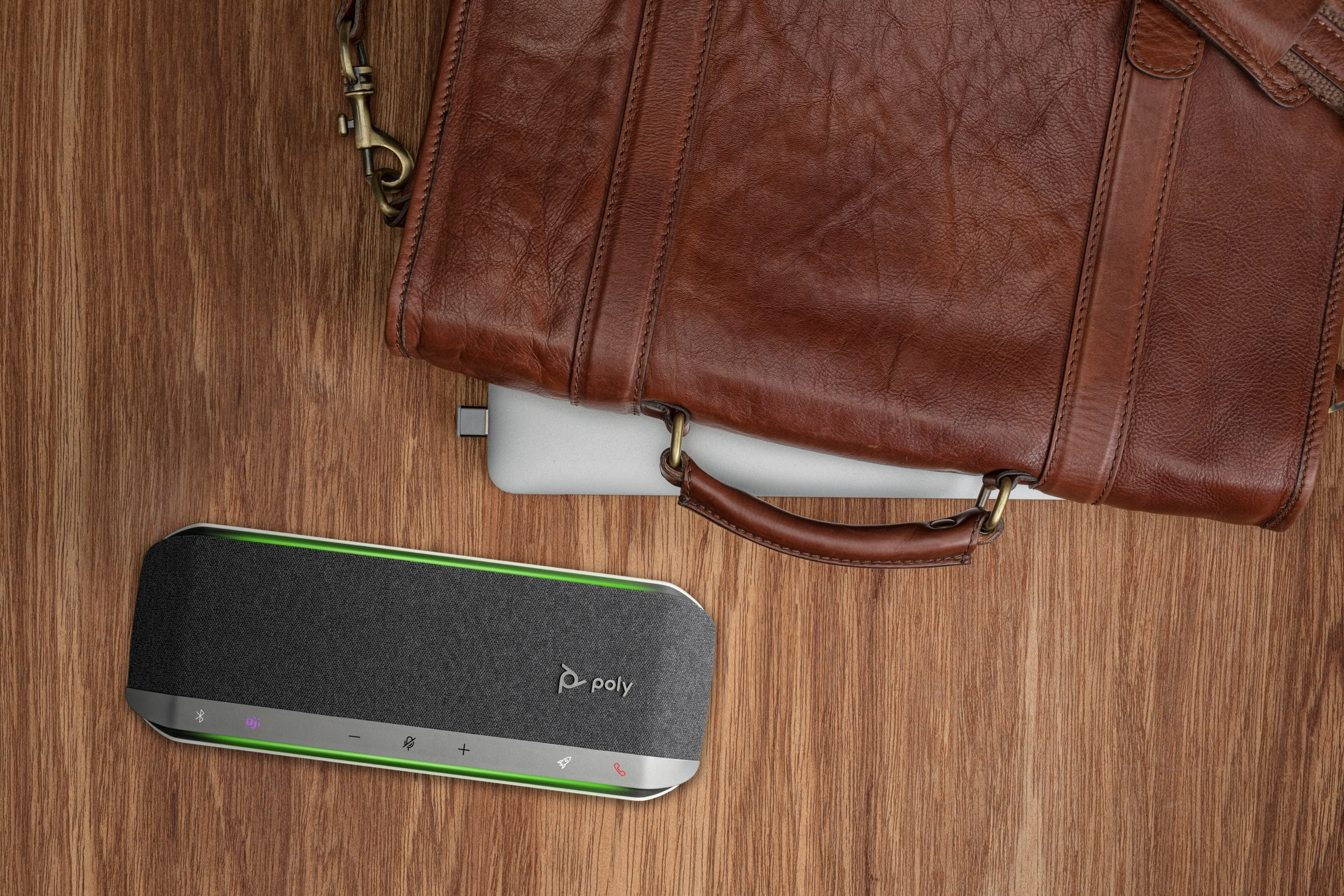 HP Poly Sync 40+ für Microsoft Teams zertifiziertes USB-A-USB-C-Speakerphone +BT700 USB-A-Adapter